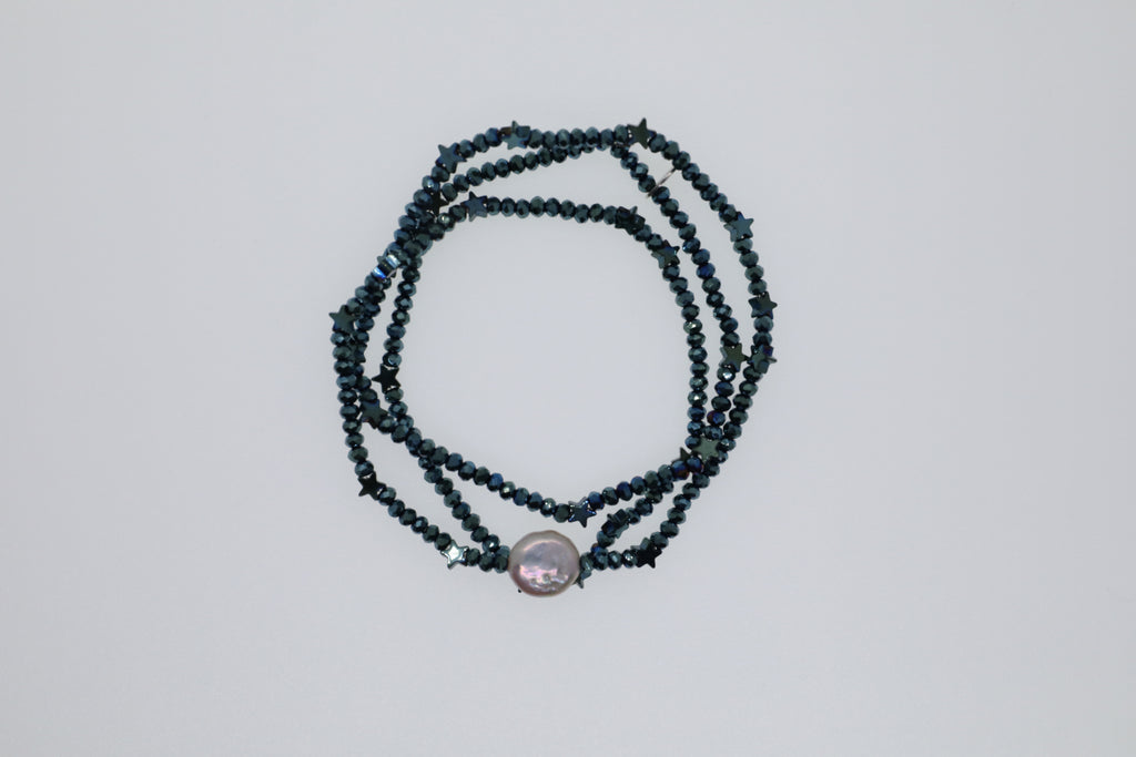 Armband oder Kette Grüne Hämatitsterne, dunkelgrüne Glasperlen und weiße Süßwasserperle