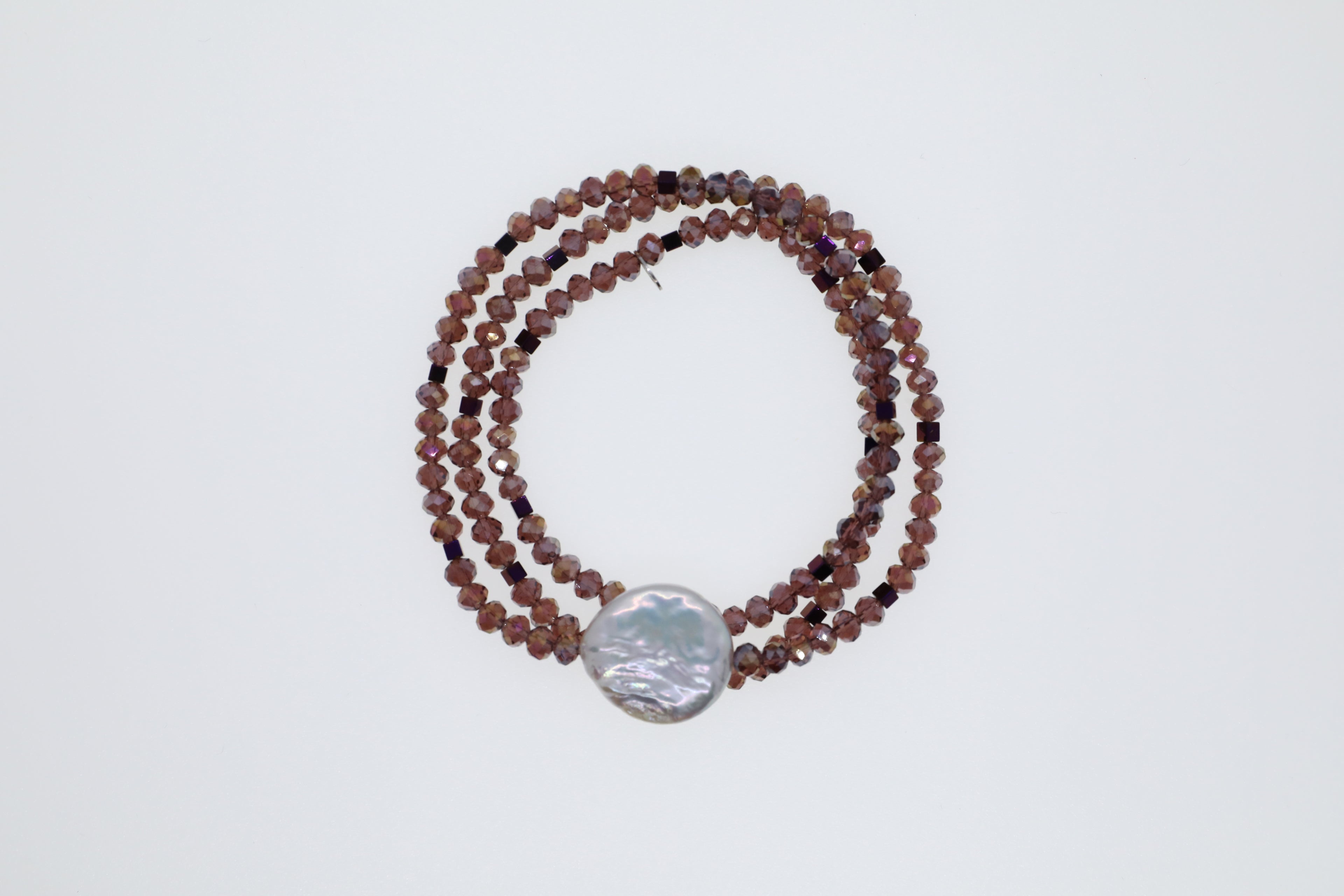 Große Süßwasserperle mit Hämatiten und Glasperlen in Lila-boreaux
