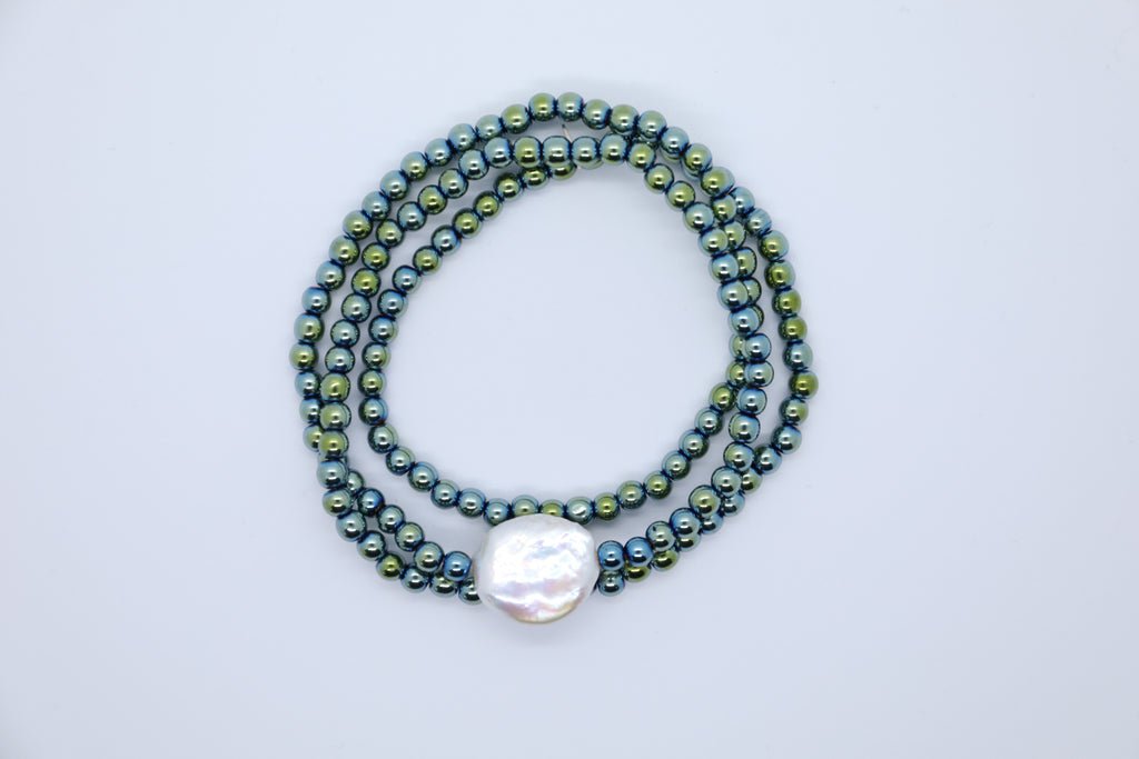 Armband oder Kette Grüne Hämatitkugeln mit großer, weißer Süßwasserperle