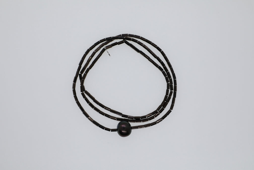 Armband oder Kette Dunkelbrauner Hämatit und eine braune Süßwasserperle