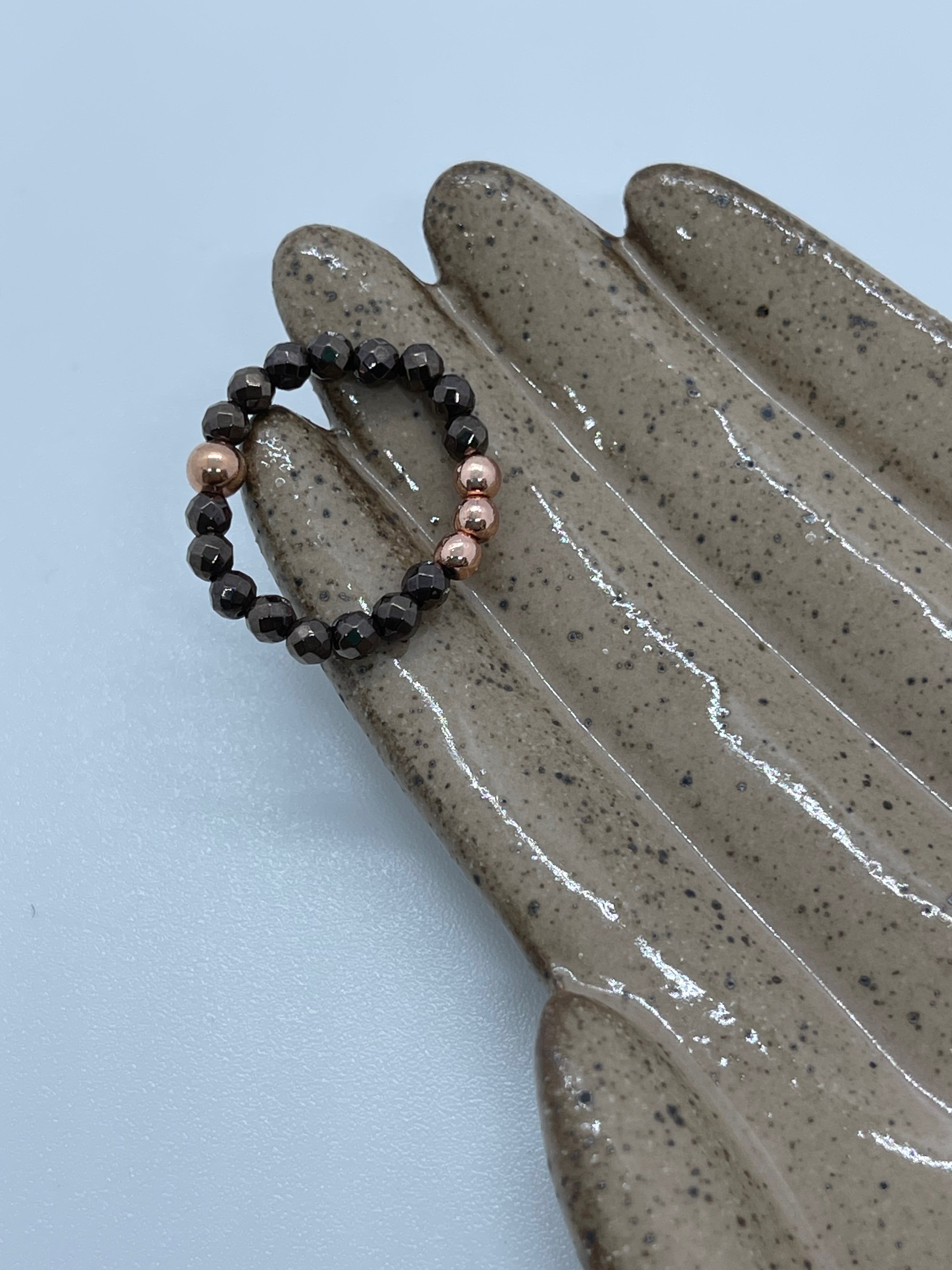 Rosé vergoldete Silberkungeln und braune Hämatitperlen