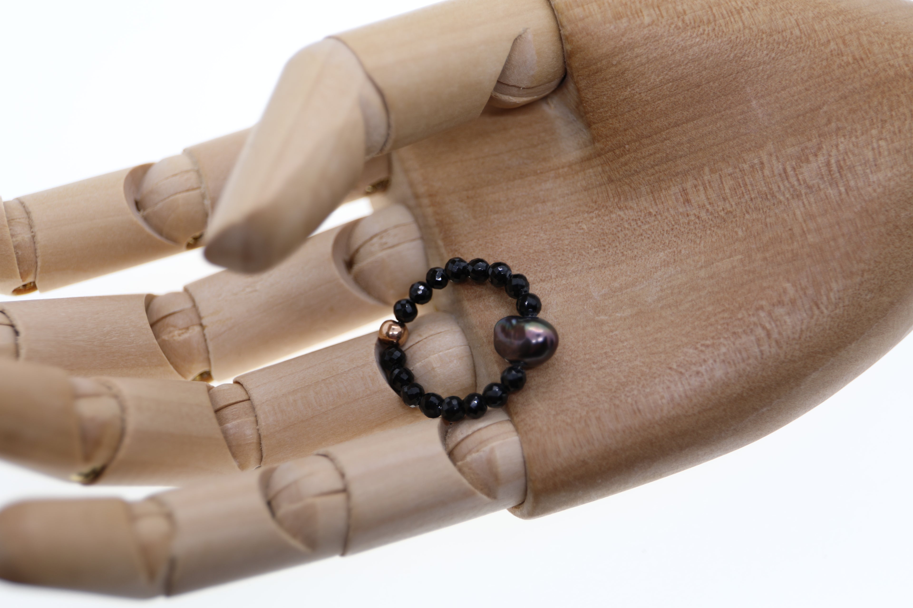 Spinell, Süßwasserperle und rosé vergoldete Silberkugel