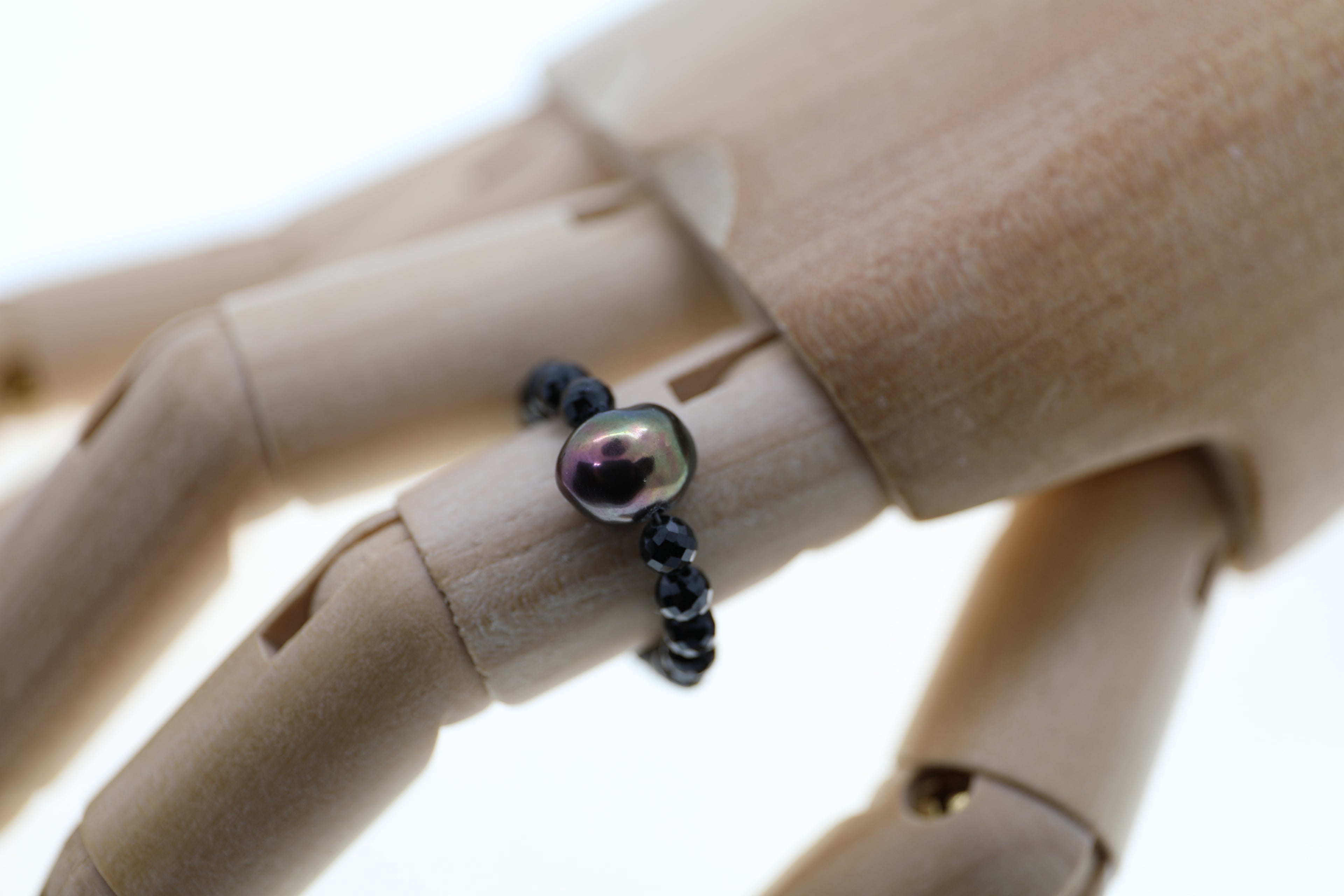 Spinell, Süßwasserperle und rosé vergoldete Silberkugel