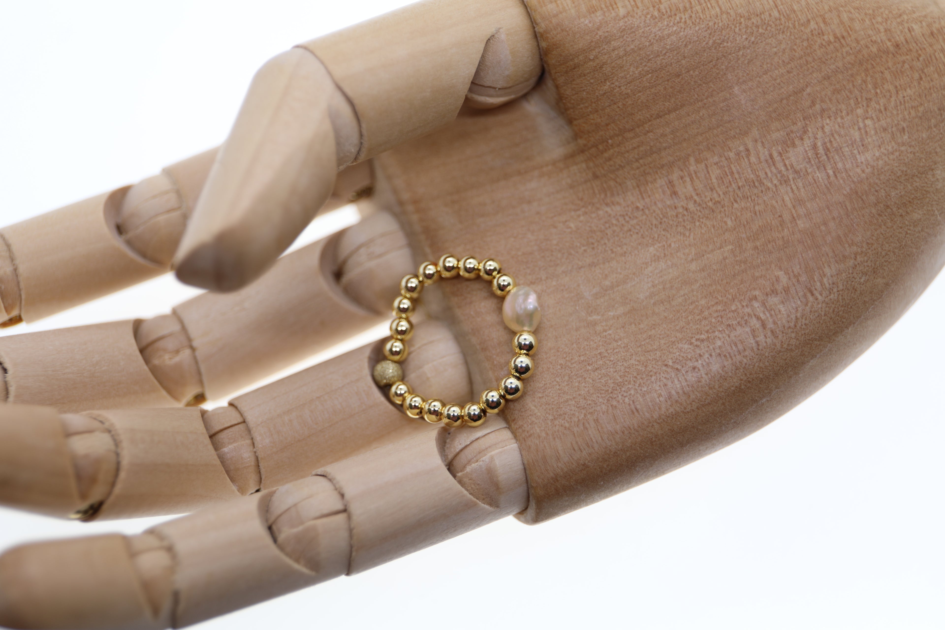 Hämatitperlen, Süßwasserperle und Silberkugel