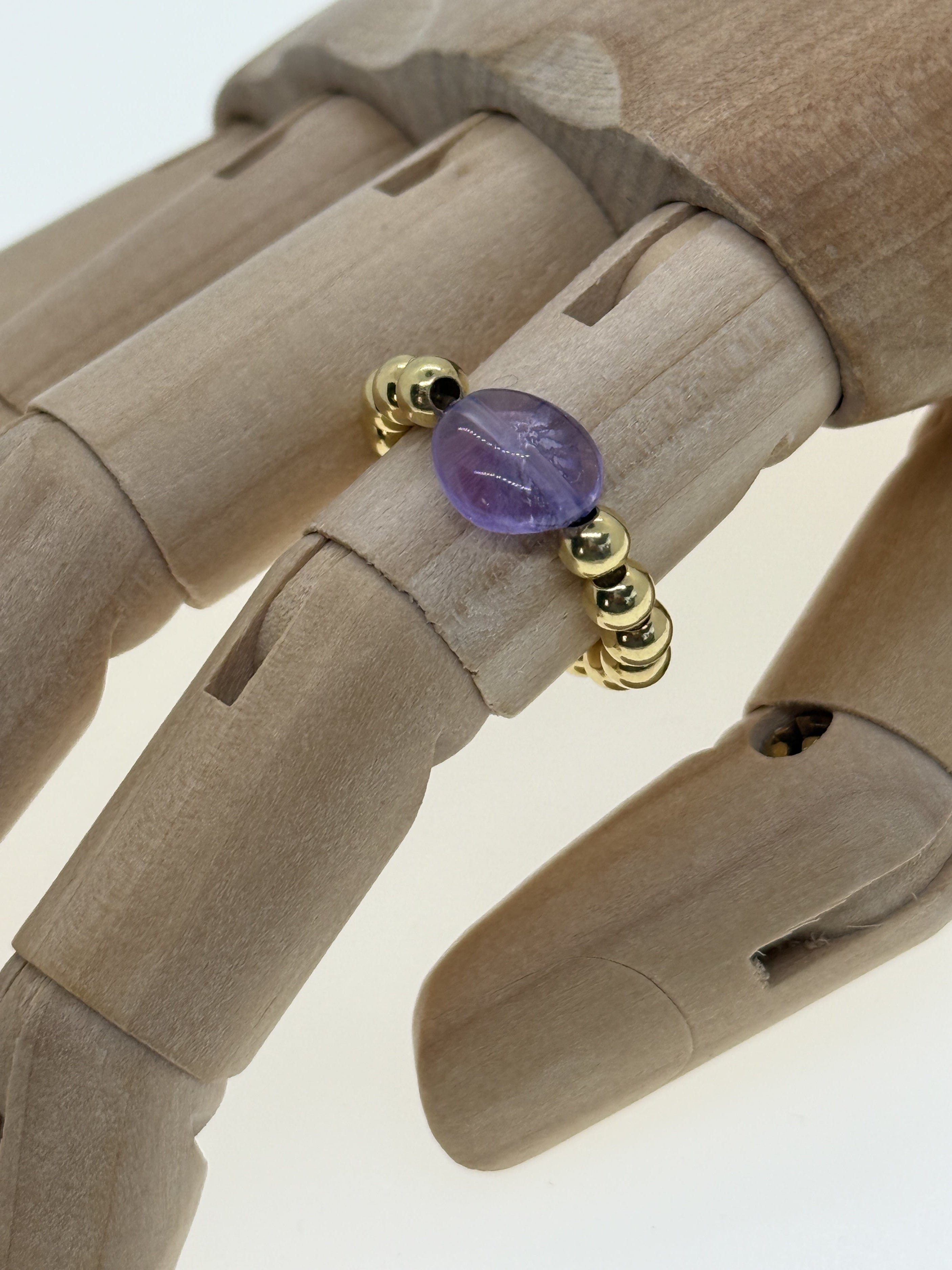 Gelbgold vergoldete Silberkugeln mit einer fliederfarbenen Amethystperle