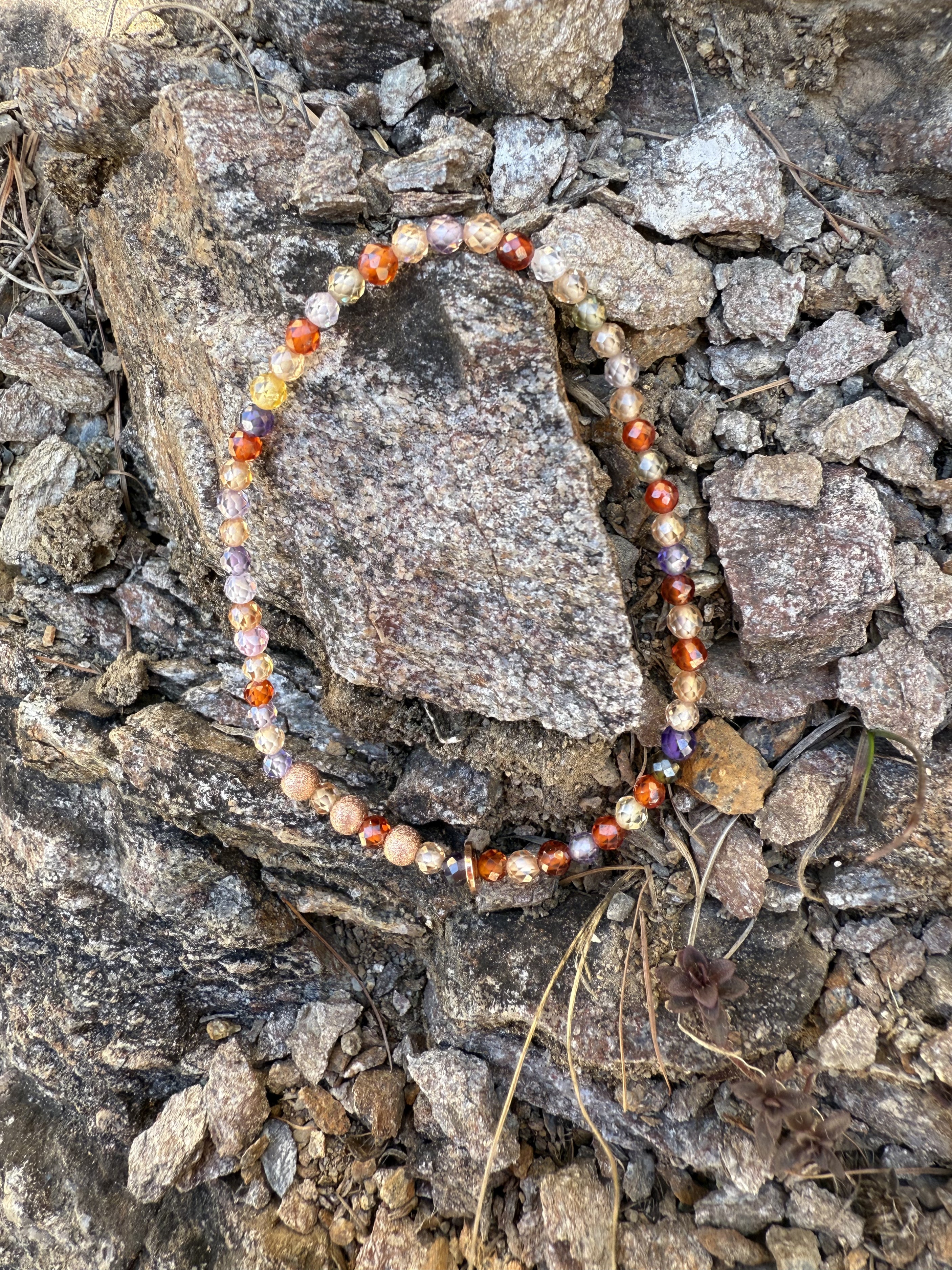 Zirkon und Silberelemente rosé vergoldet