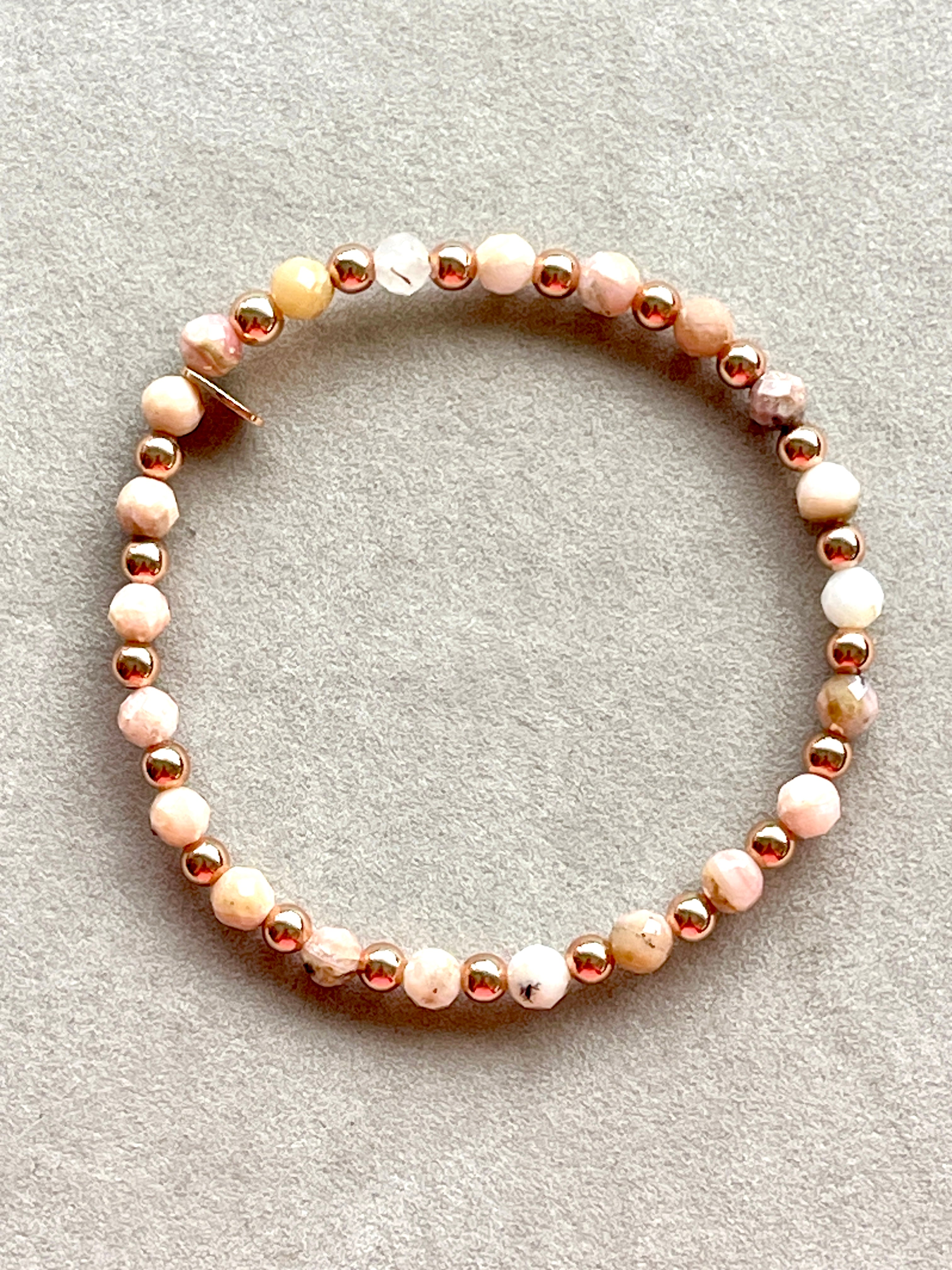 Rosé Opal und rosé vergoldete Silberelemente