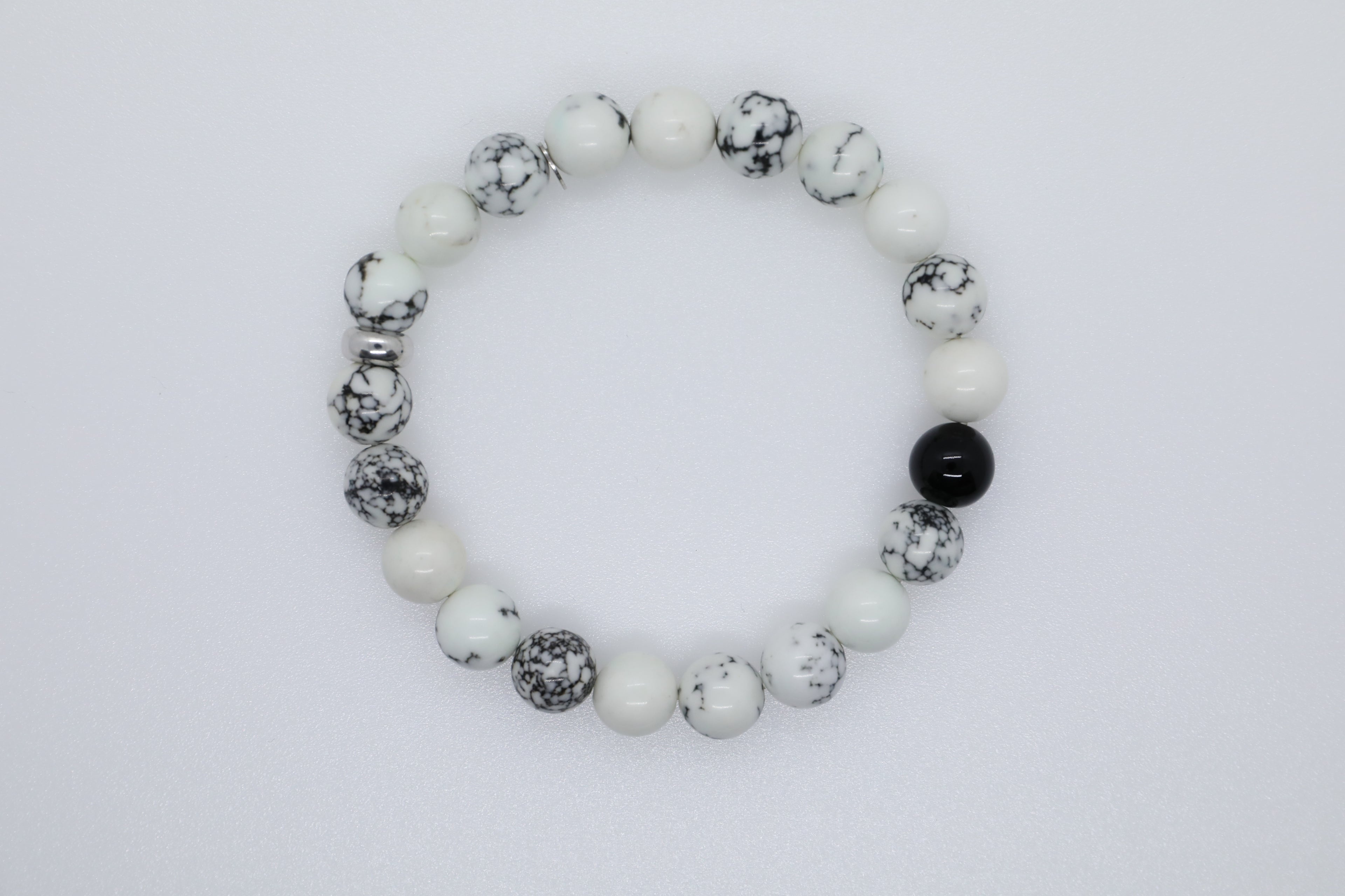 Magnesit, Onyx und Silberelement