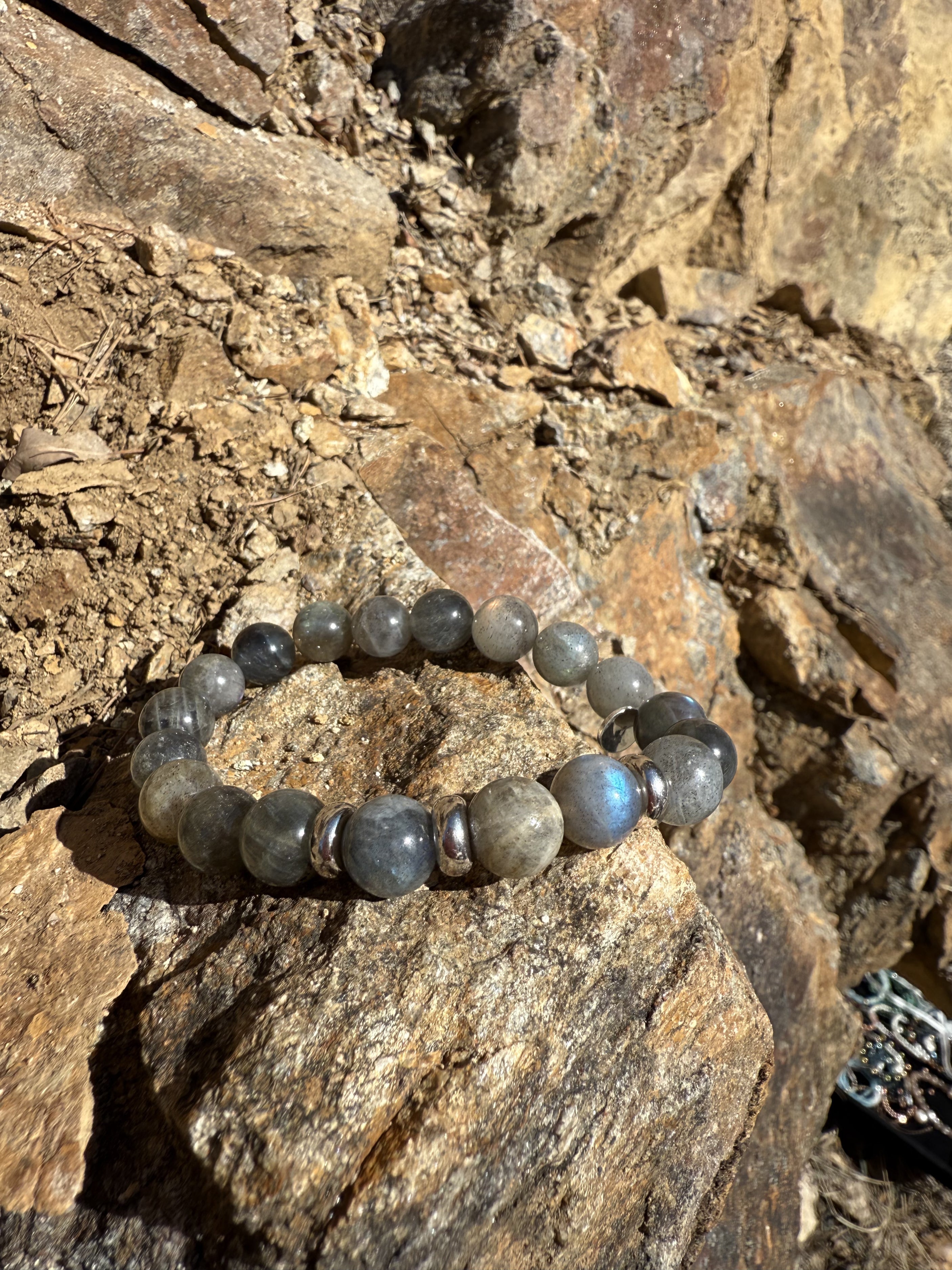 Labradorit und Silberelemente