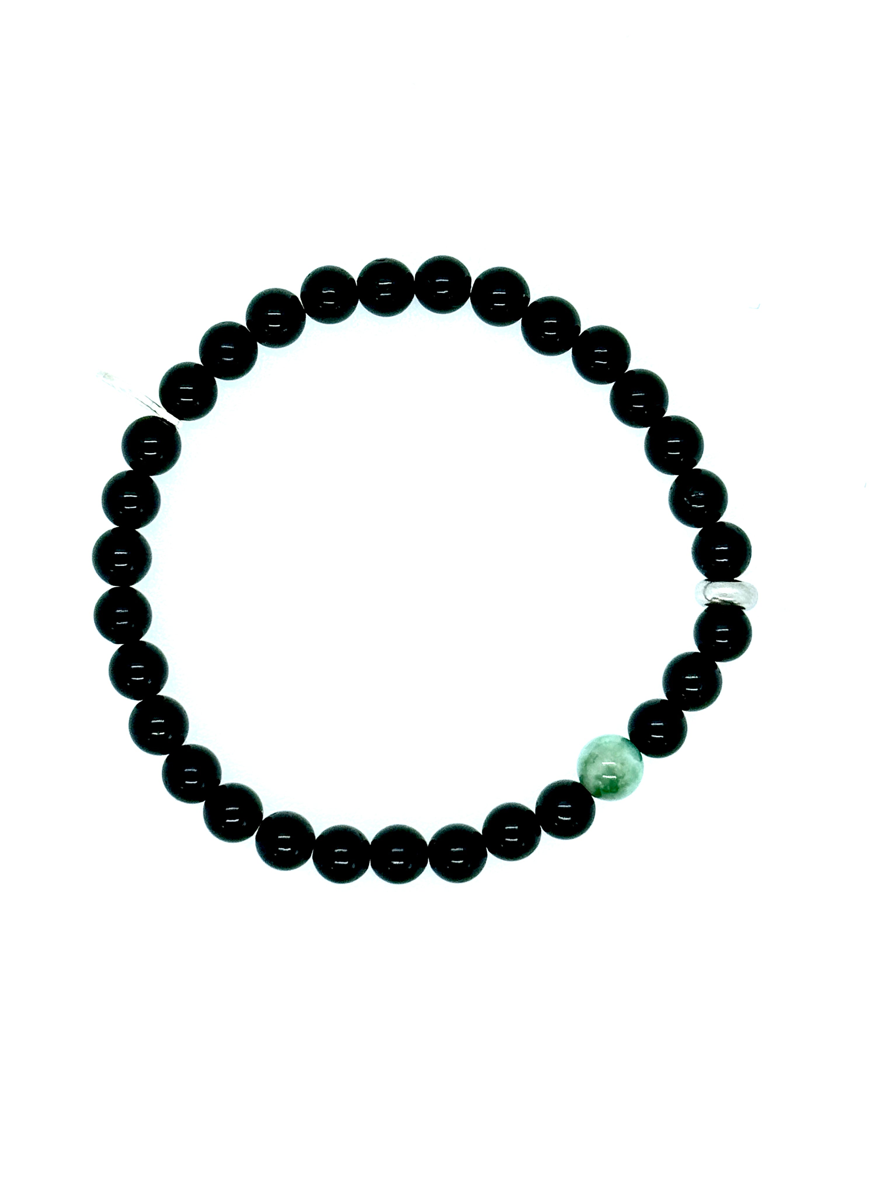 Schwarzer Turmalin mit Jadekugel und Silberelement