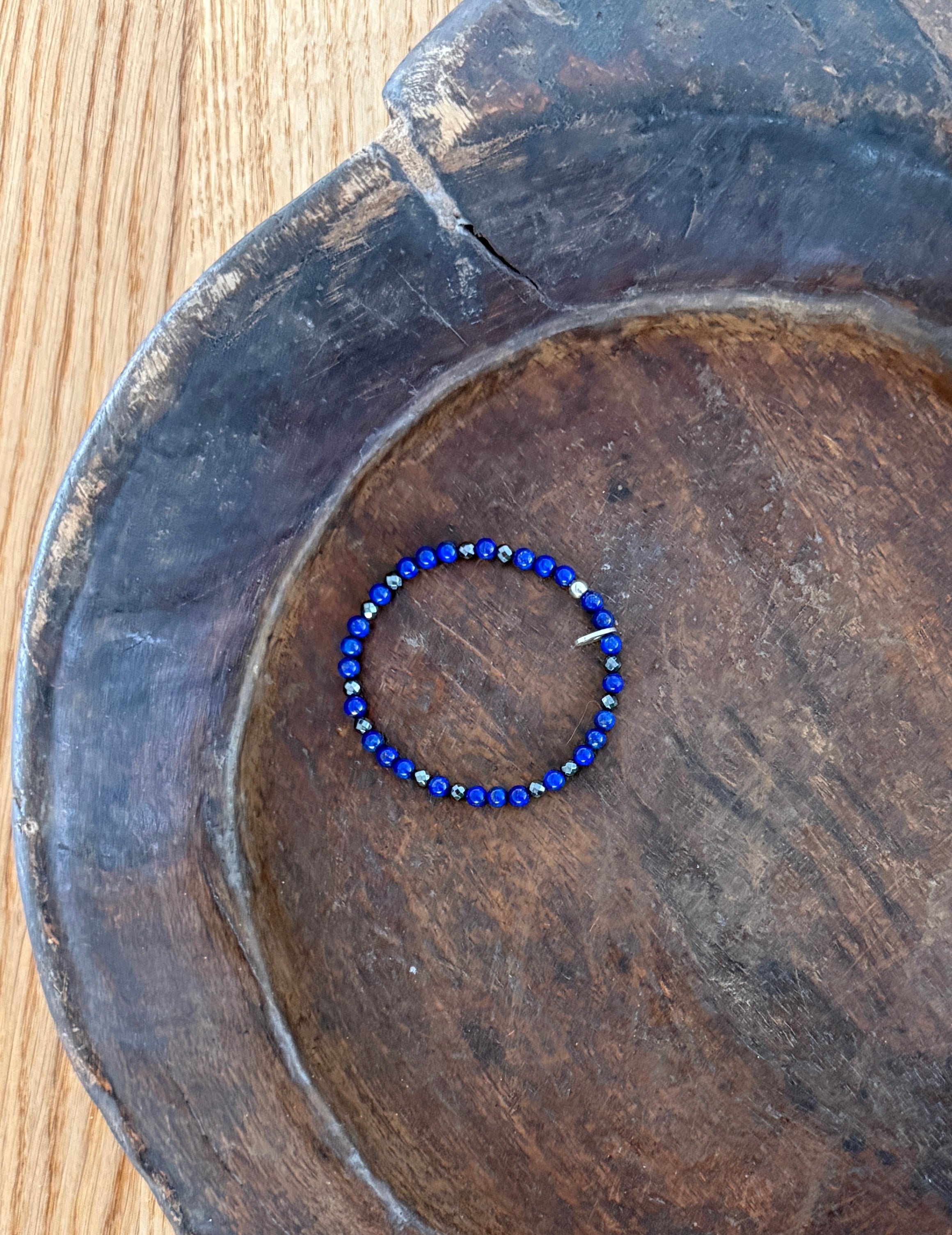 Lapislazuli mit Hämatit