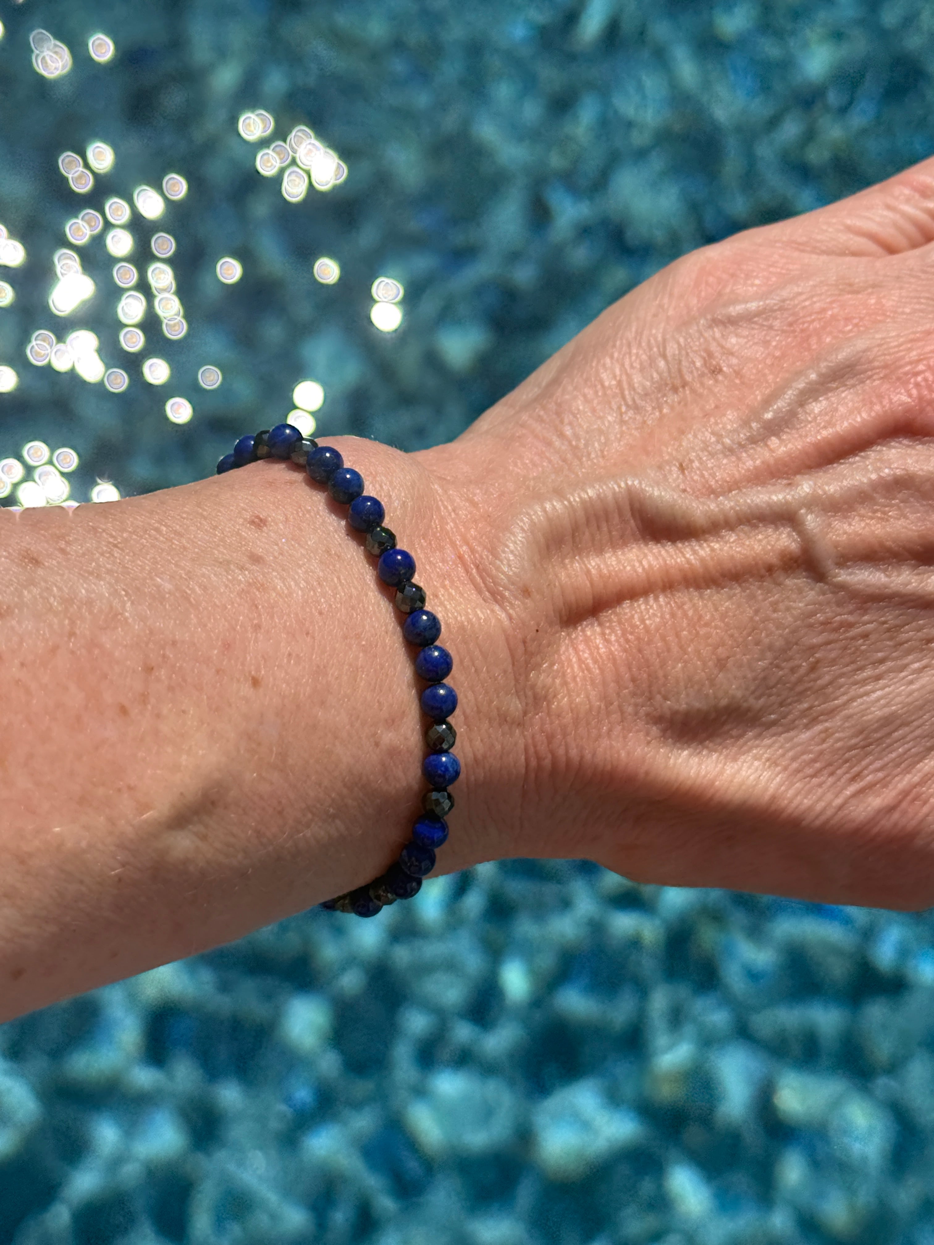 Lapislazuli mit Hämatit