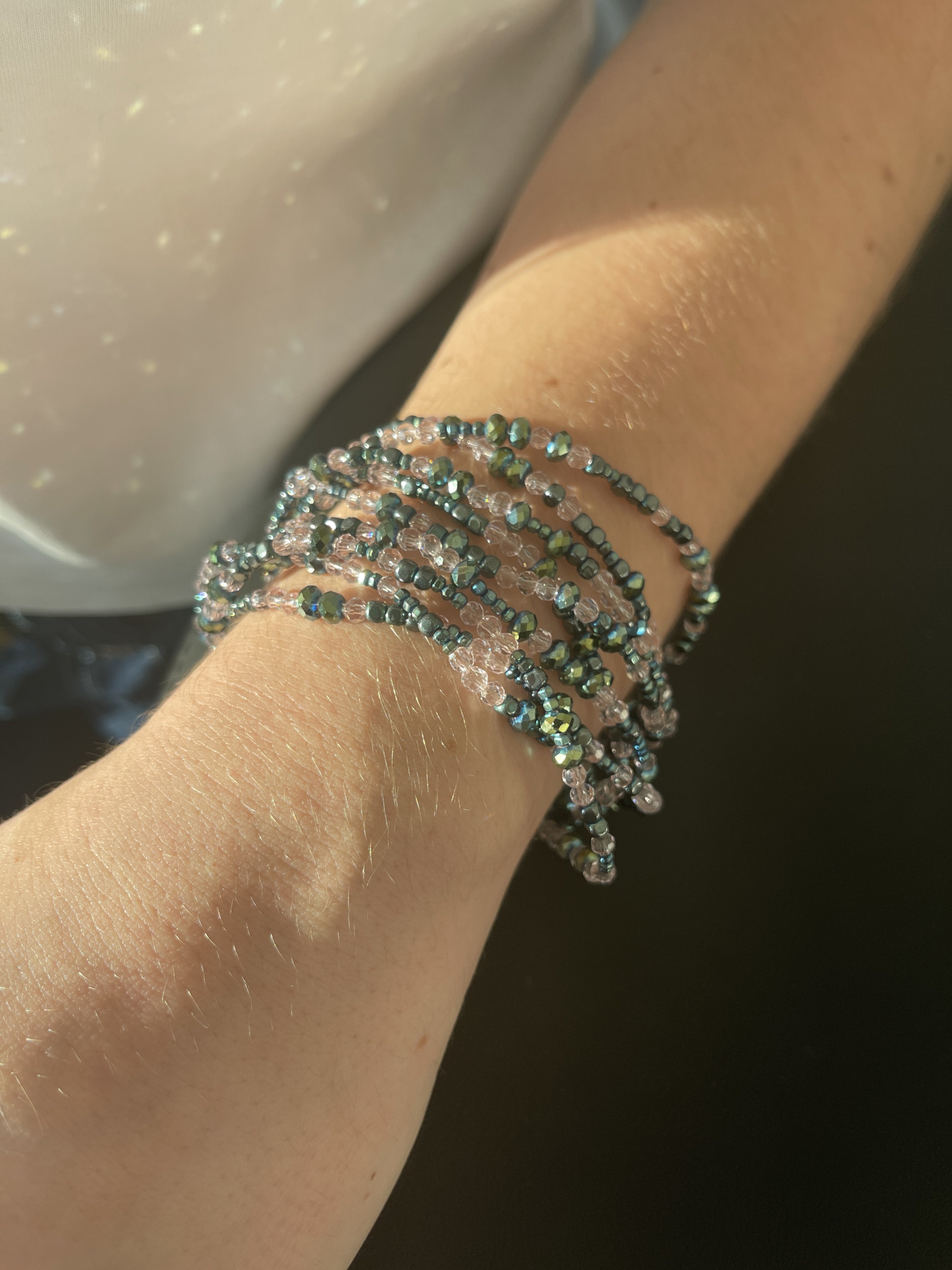 Armband oder Kette Petrolgrüne und rosa Glasperlen mit Hämatit