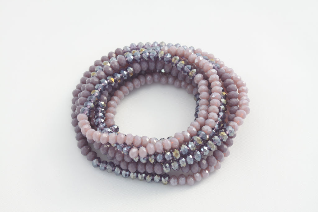 Armband oder Kette Verschieden lilafarbene Glasperlen