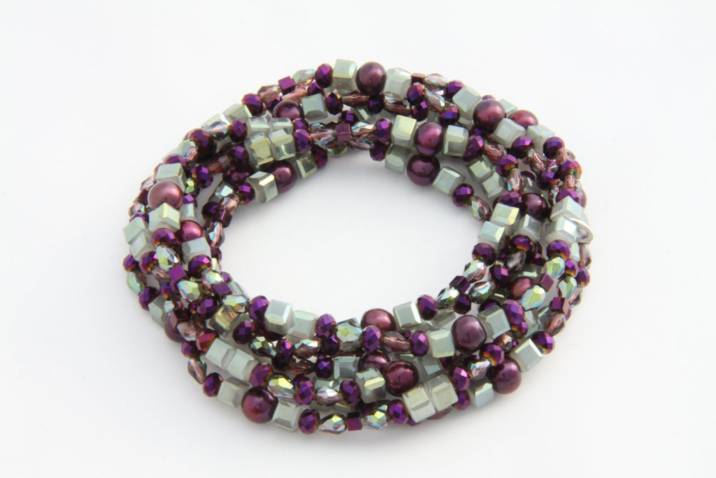 Armband oder Kette Olivgrüne, lilafarbene und lilagrüne Glasperlen bordeaux schimmernde Süßwasserperlen und Hämatite