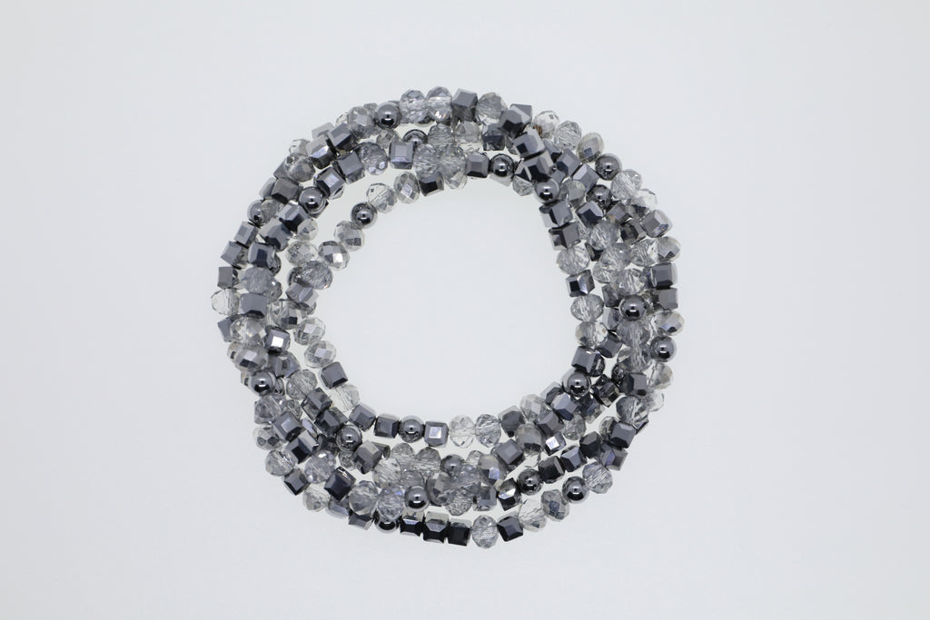 Armband oder Kette Silberfarbene Glasperlen und Hämatite