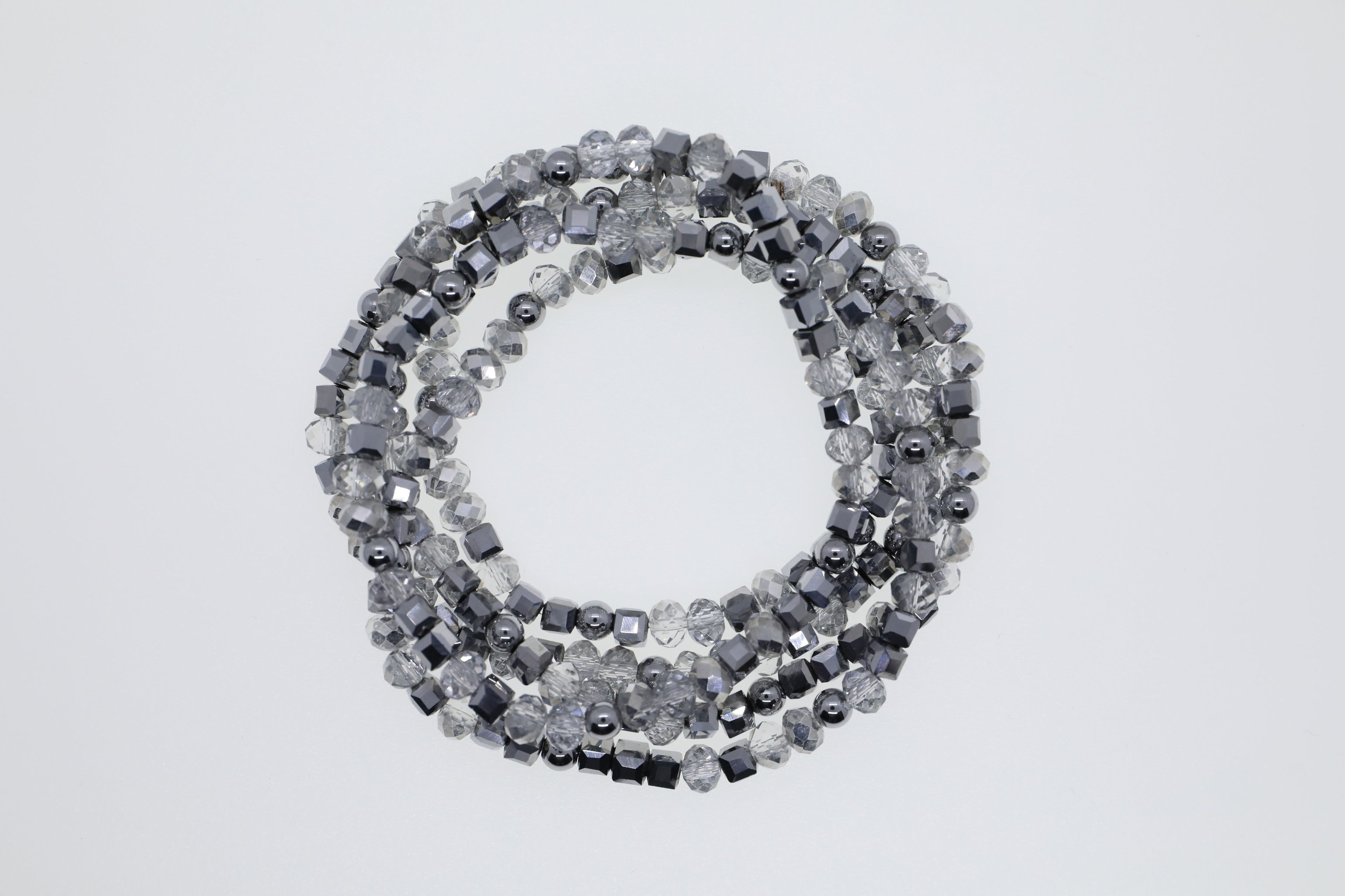 Armband oder Kette Silberfarbene Glasperlen und Hämatite