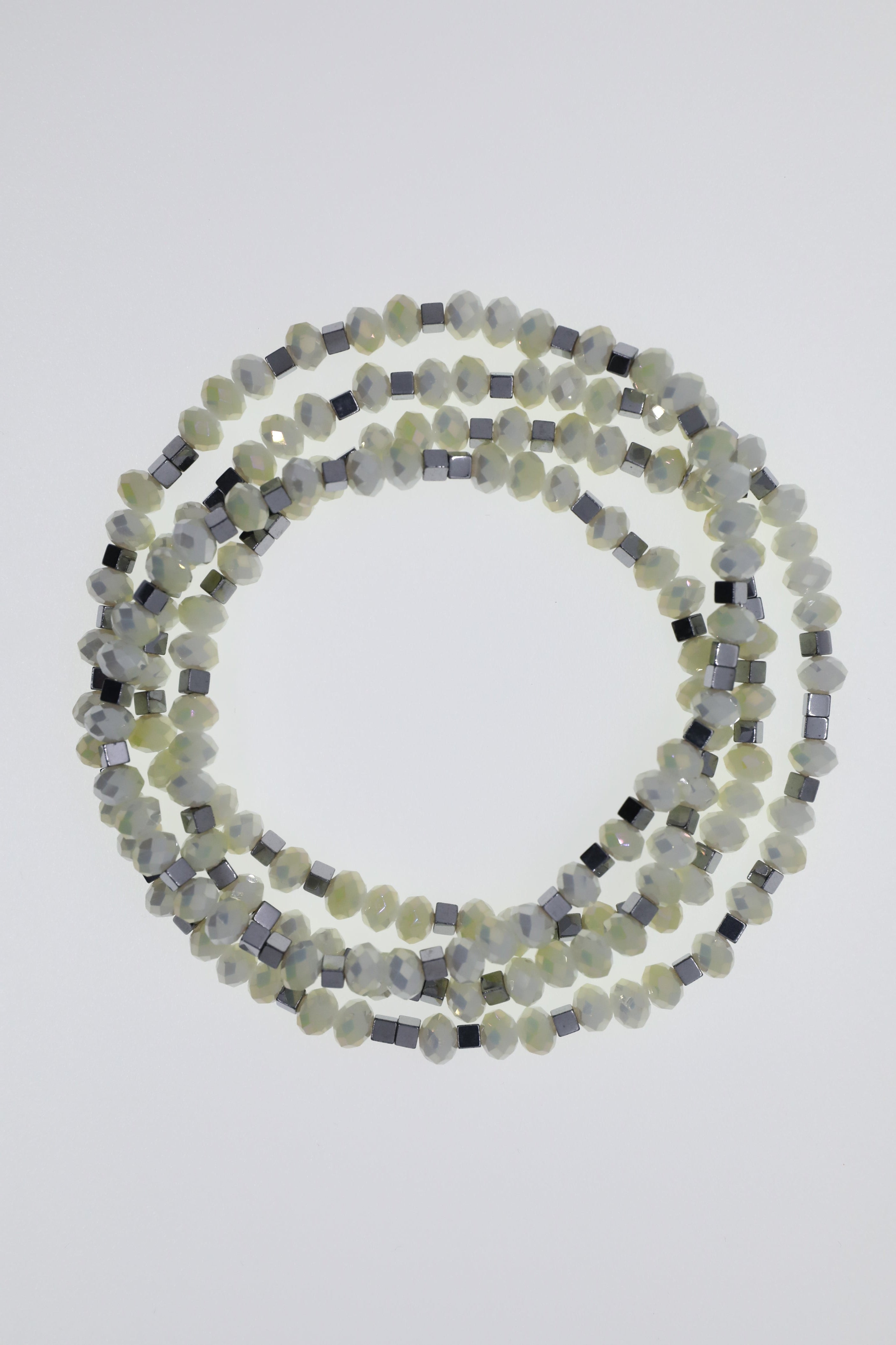Armband oder Kette Zartgelbe Glasperlen und silberfarbene Hämatitwürfel