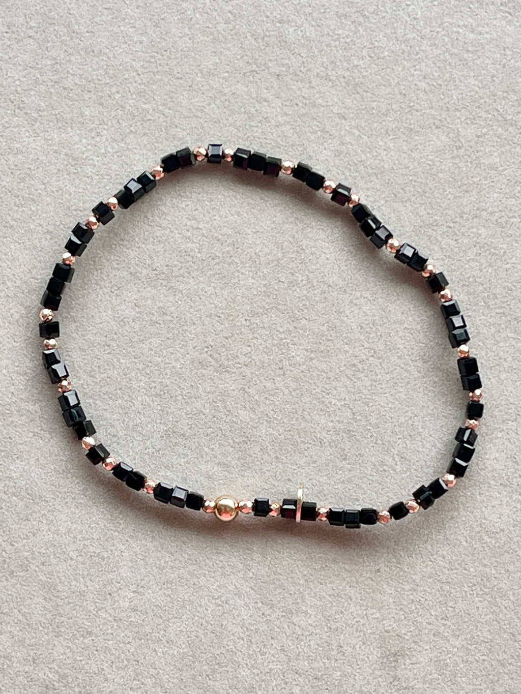 Armband oder Kette Schwarze Glasperlen mit rosé vergoldeten Silberkugeln