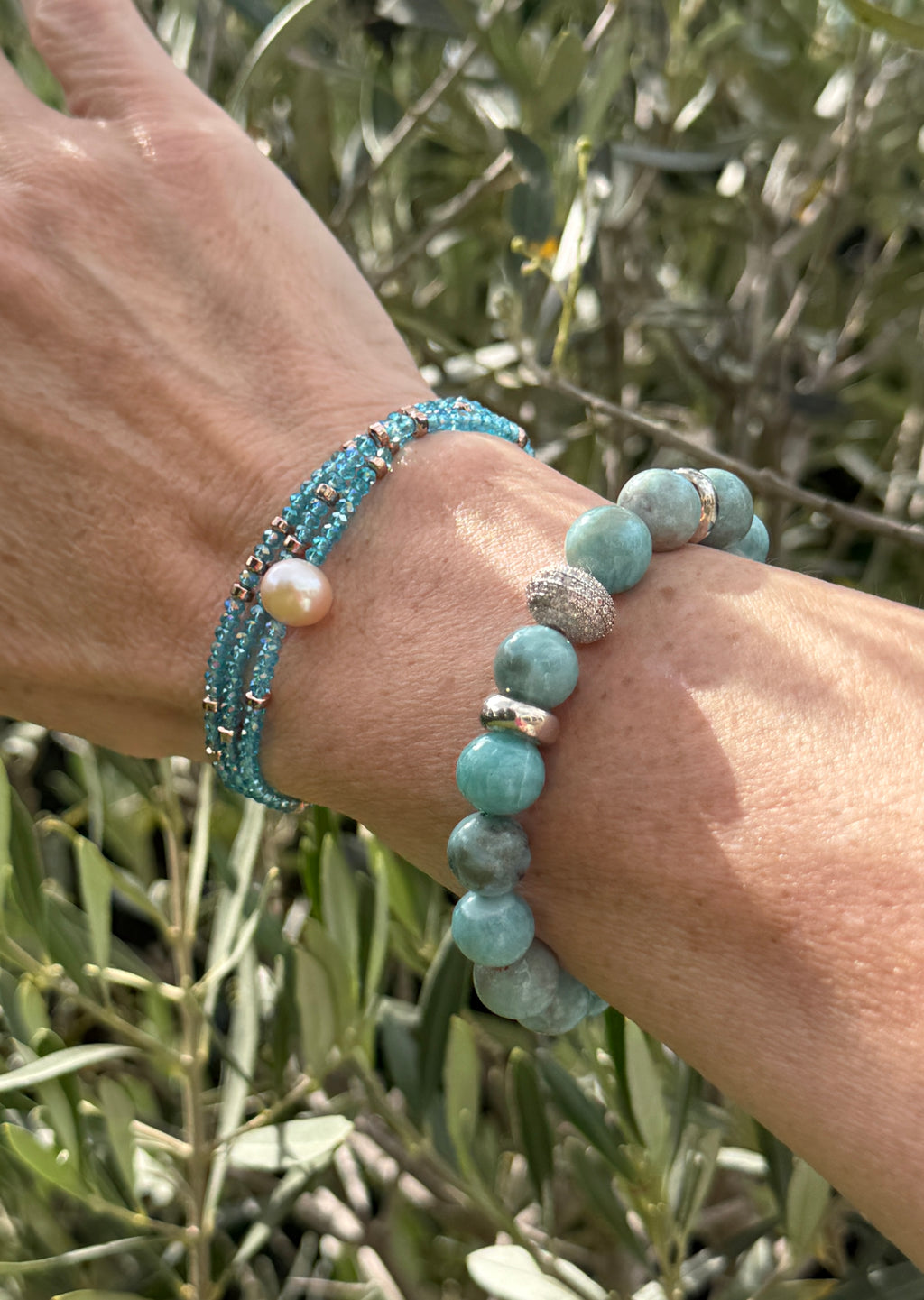 Larimar, rhodinierte Silberelemente und Zirkonia