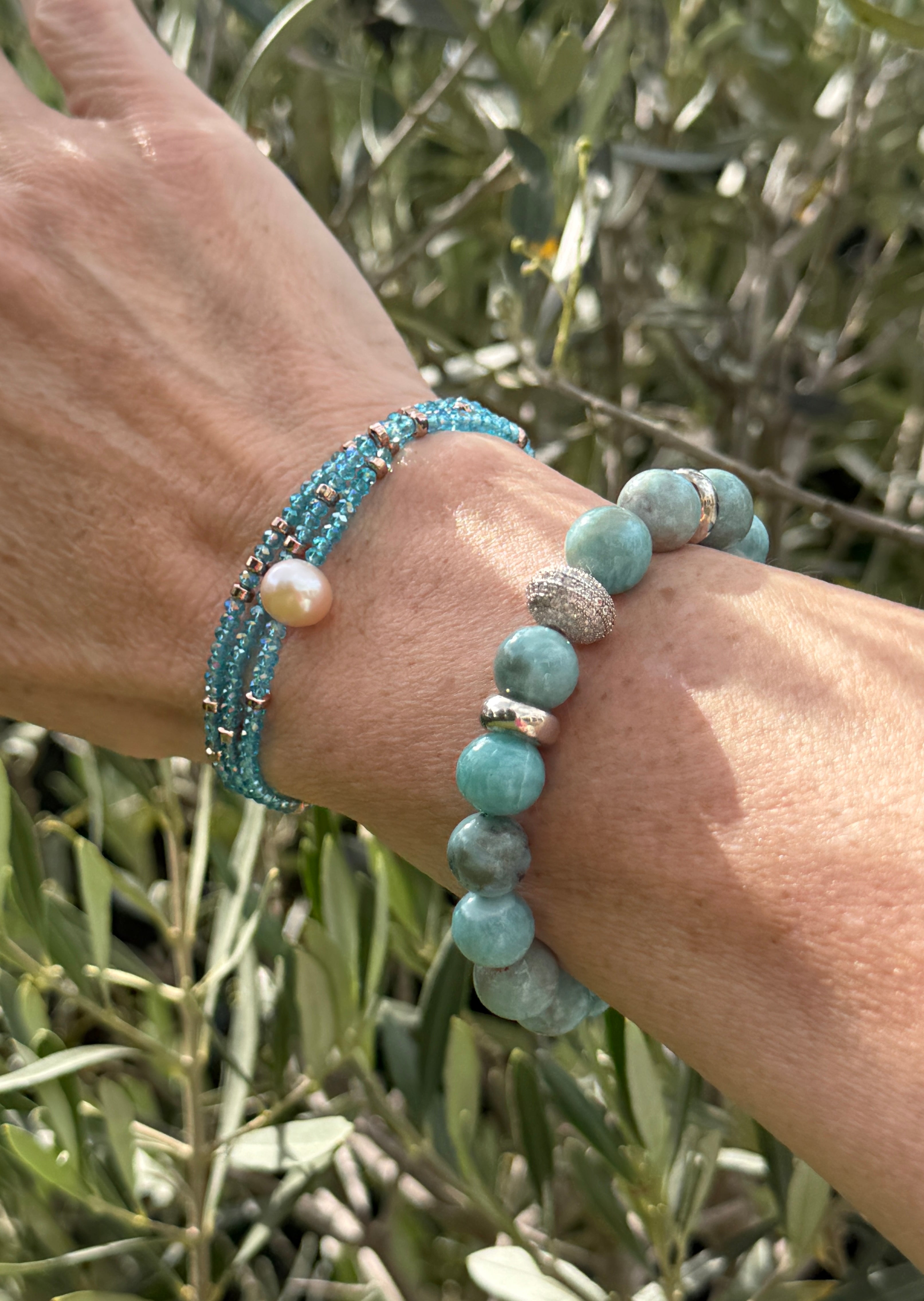 Larimar, rhodinierte Silberelemente und Zirkonia