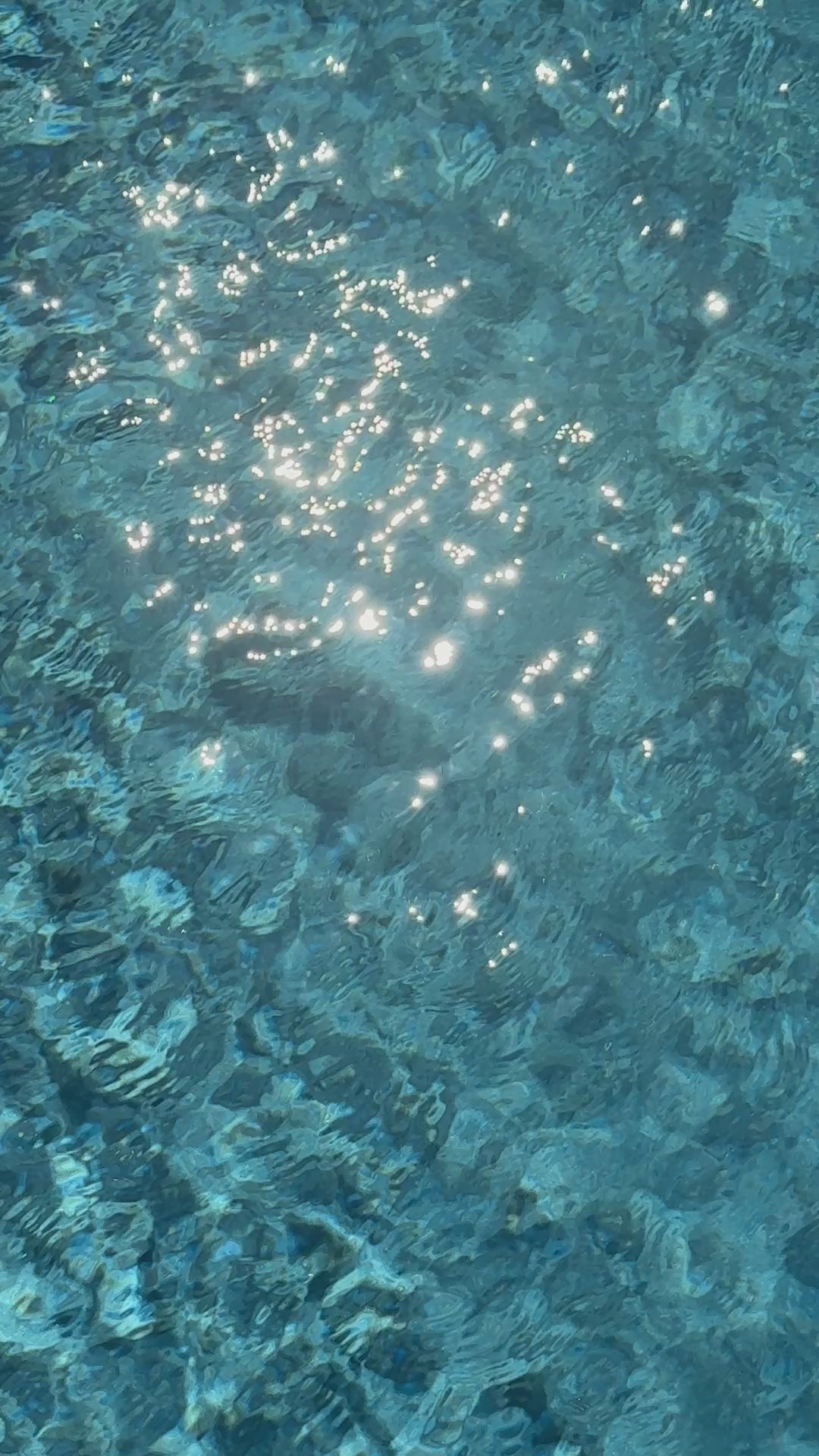Lapislazulikugeln mit einer Süßwasserperle und einem rosé vergoldeten Silberelement